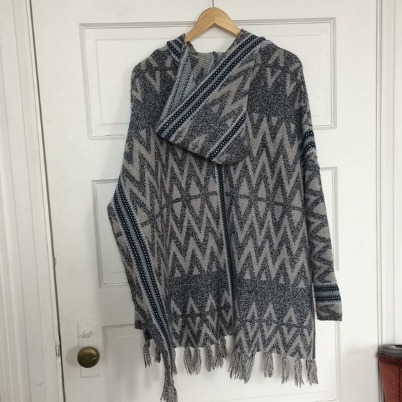 Sweater poncho - Picture 2 of 5